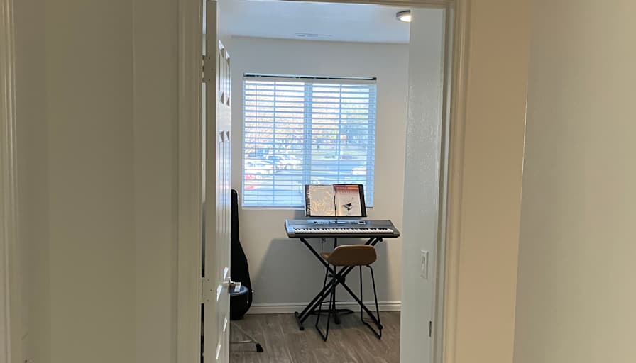 Enrique Tellez's room