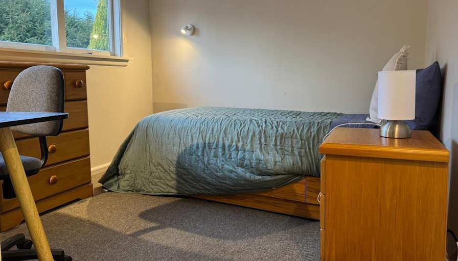 Linda A.'s room