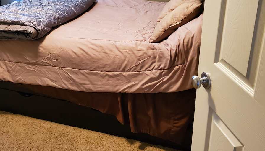 Ivy Winter's room