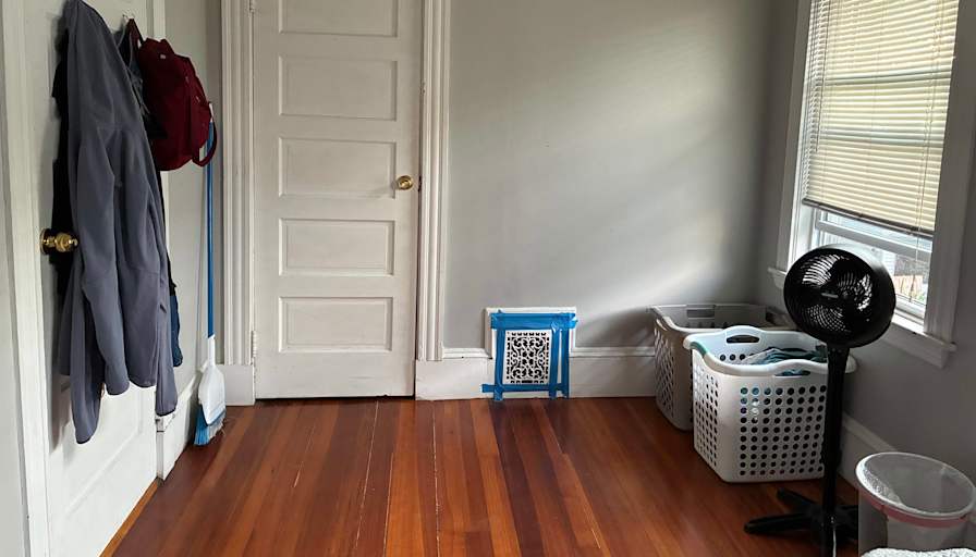 Naomi's room