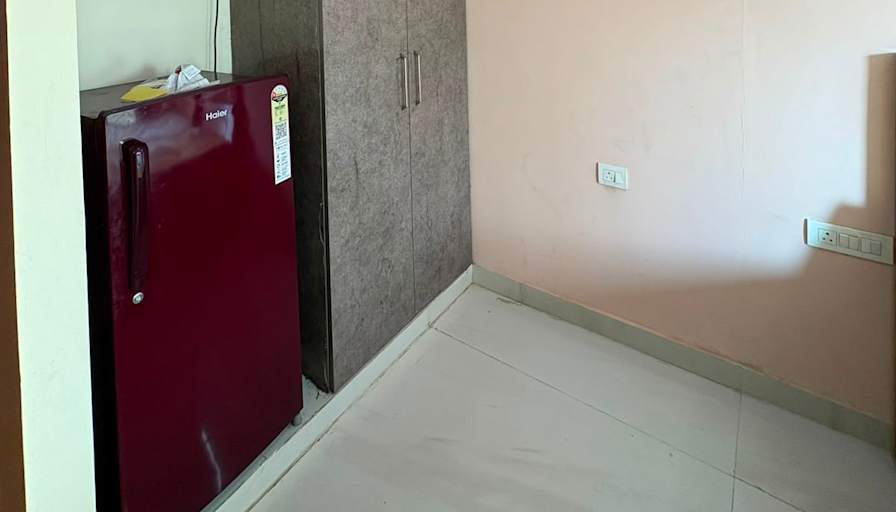 Divyanshi's room