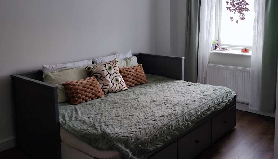 Ele's room