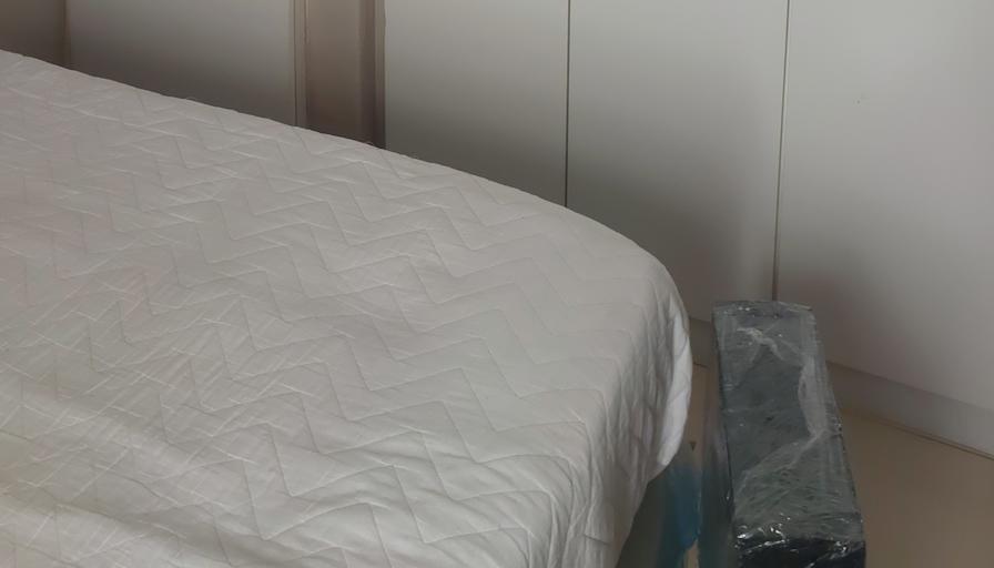 simon's room