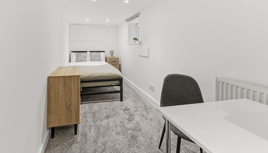 Gurj's room