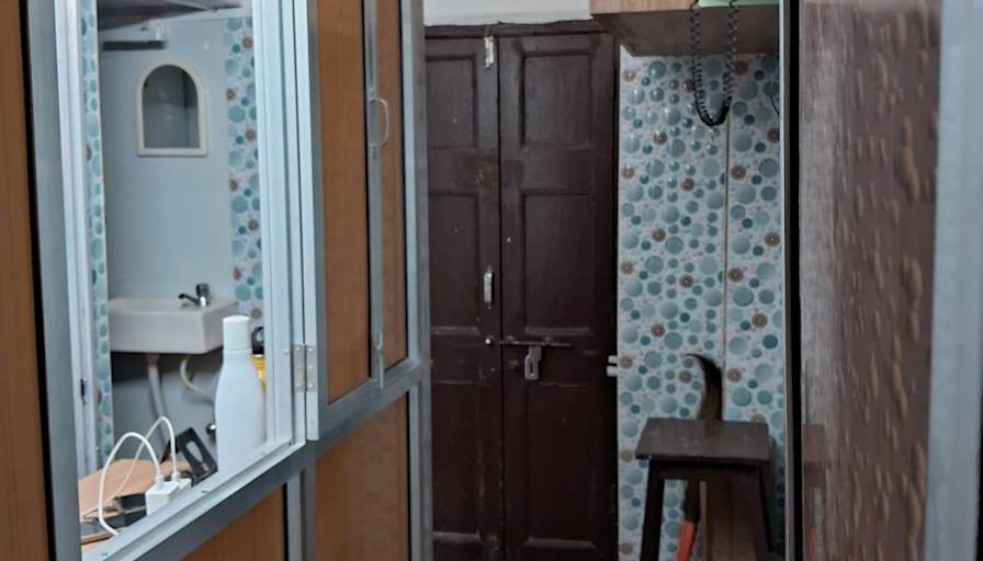 V G Abraham's room
