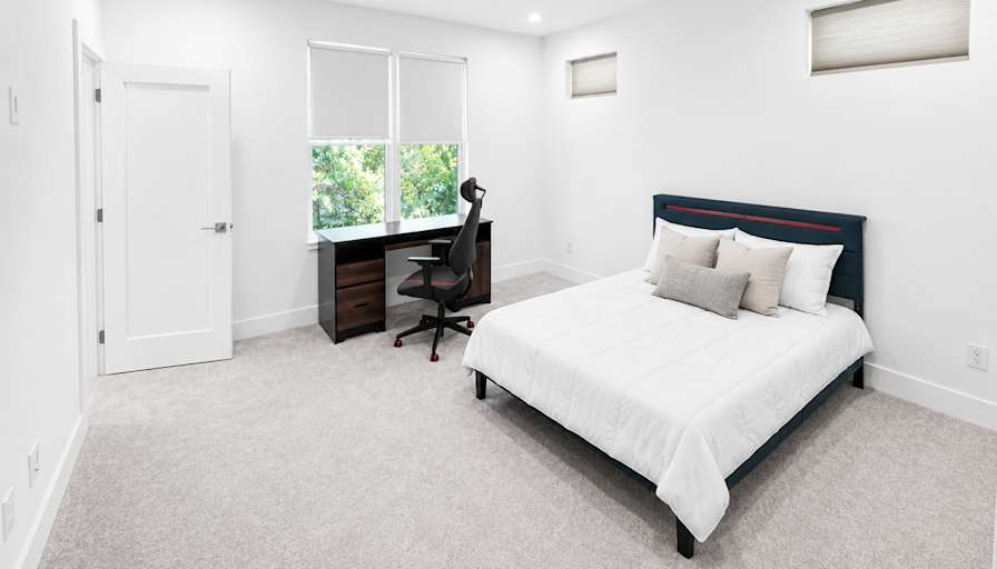Zeyu's room