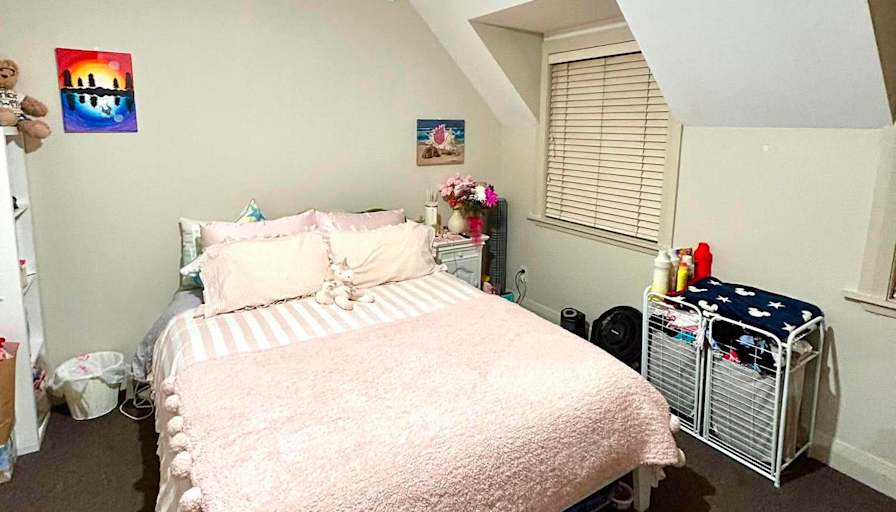 Claudia's room
