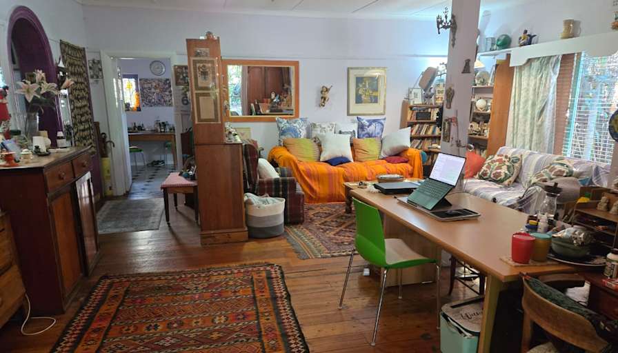 Green Point Tree House's room