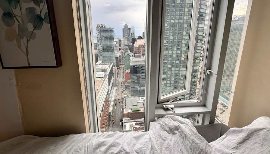 Housingfouryou's room