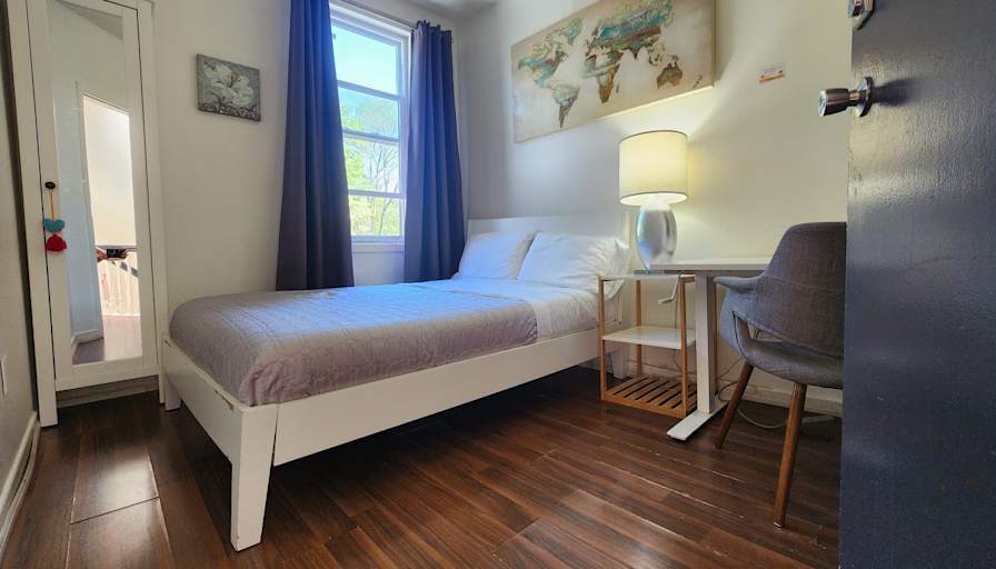 Laure's room