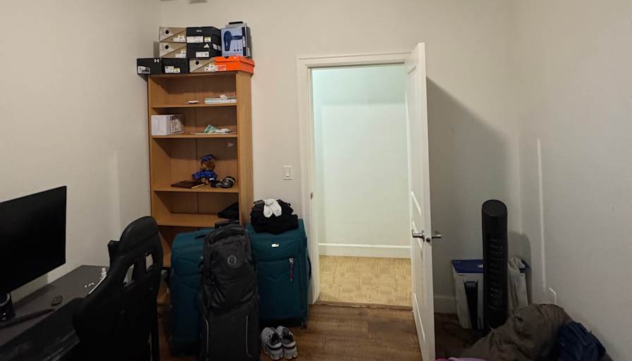 Saar's room