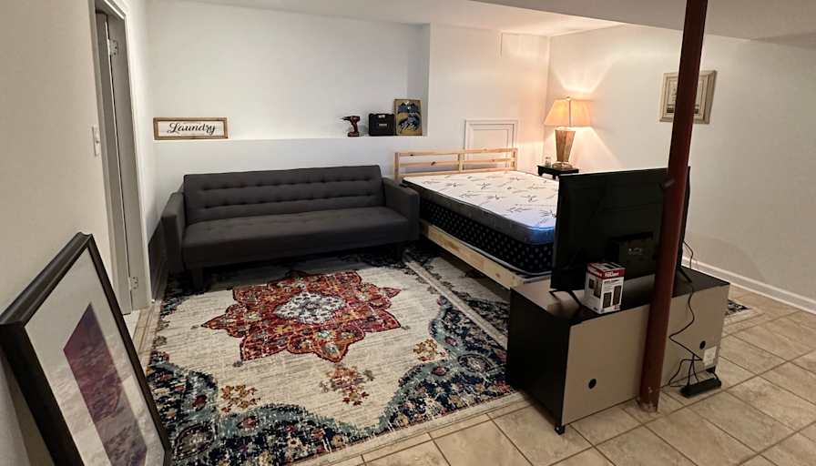 Luis Esteban Sanchez Bendezu's room