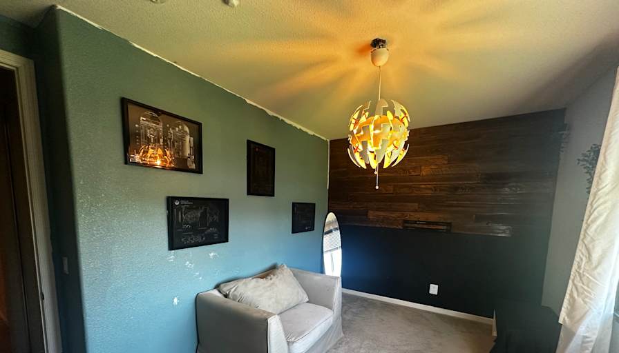 Aariv's room