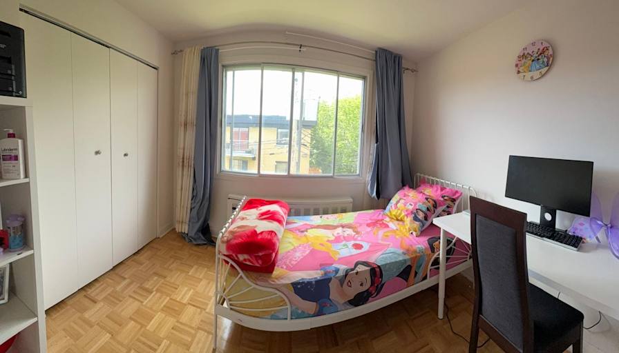 Noureddine's room