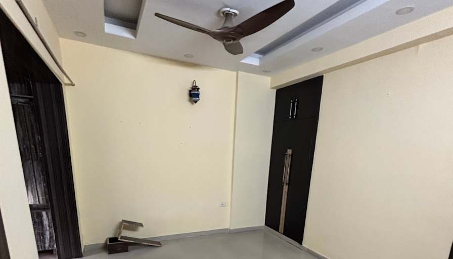 Kuhi's room