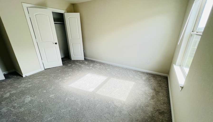 Alamiv's room