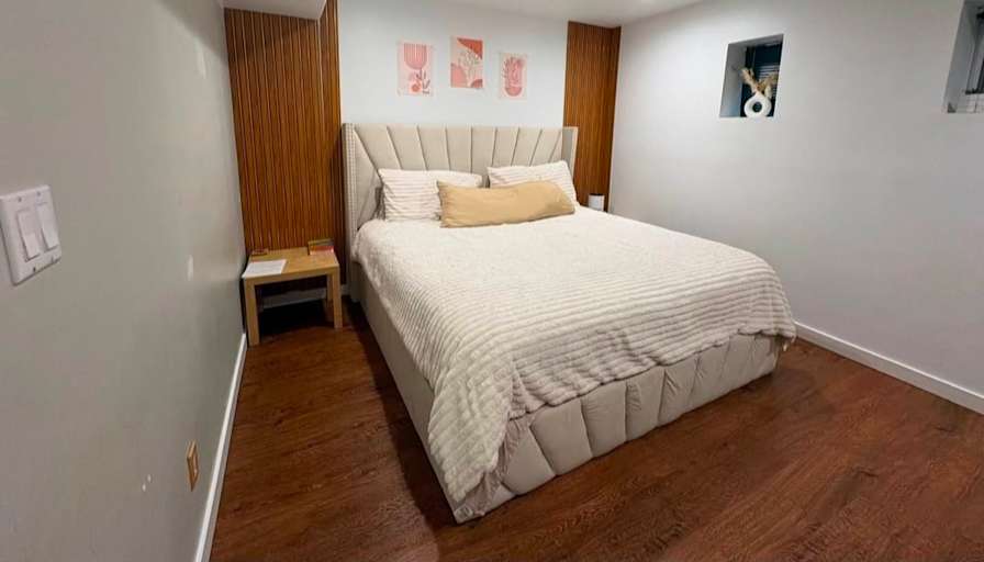 Sina's room