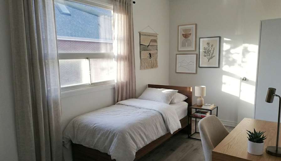 DAN Ji's room