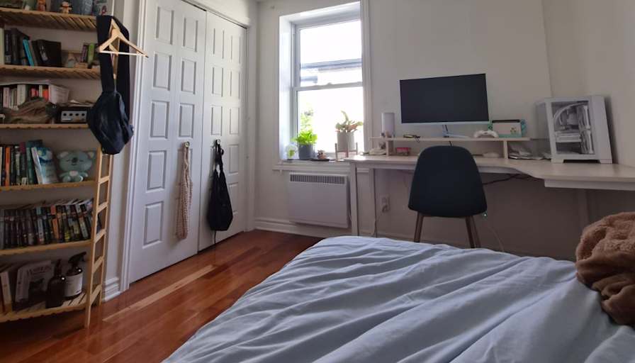 Caroline's room