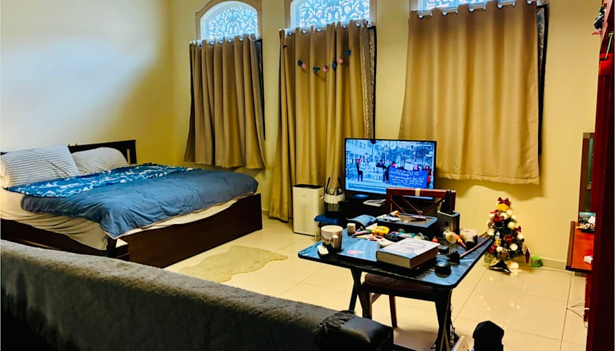 Daphne Huang's room