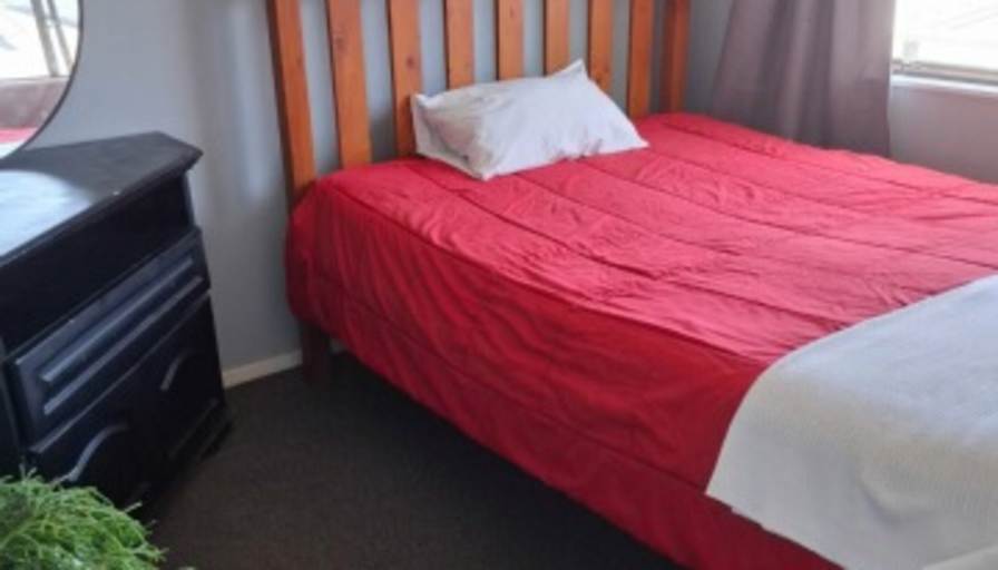 Lynley's room