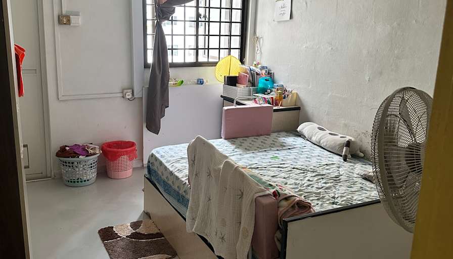 Husen's room