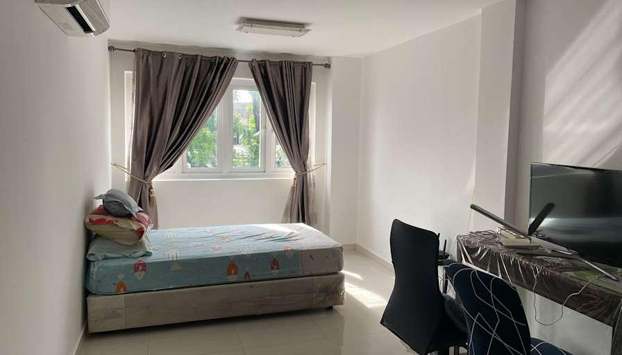 Zfy Ed's room