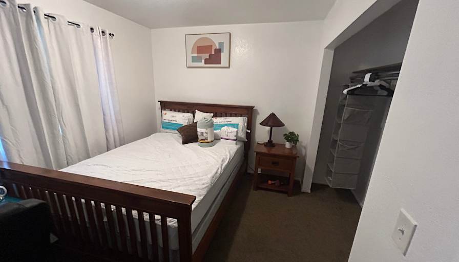 Earnest's room