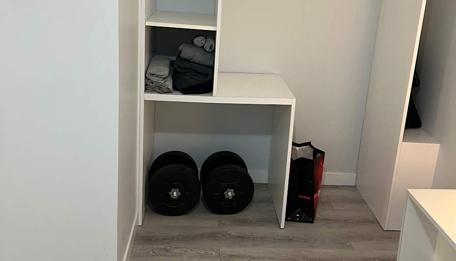 Leon's room