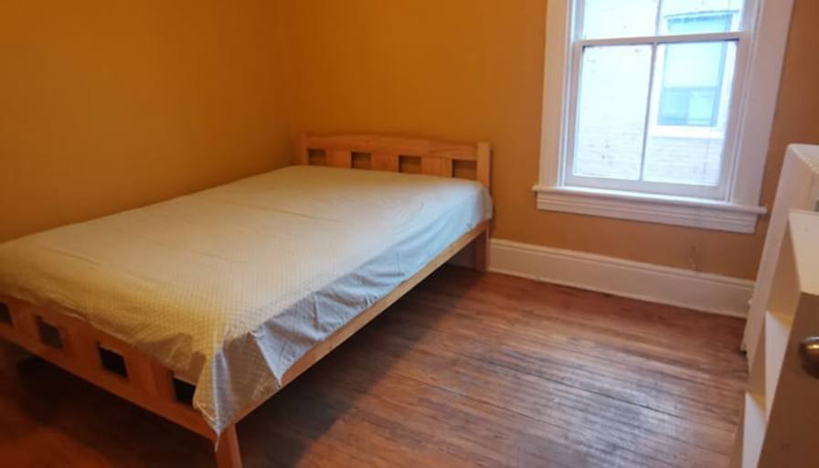 Lolo's room