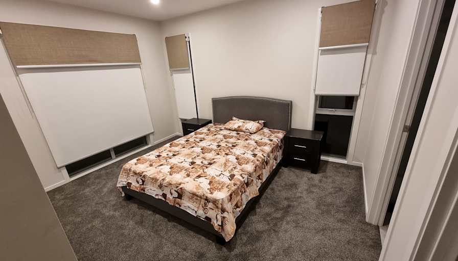 Paras's room