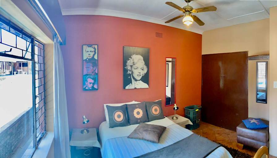Jos Michele Milne's room