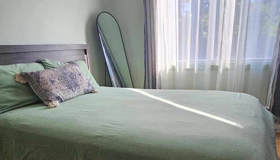 stacy-ann's room