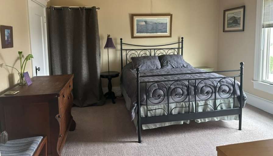 Downtown Monterey's room