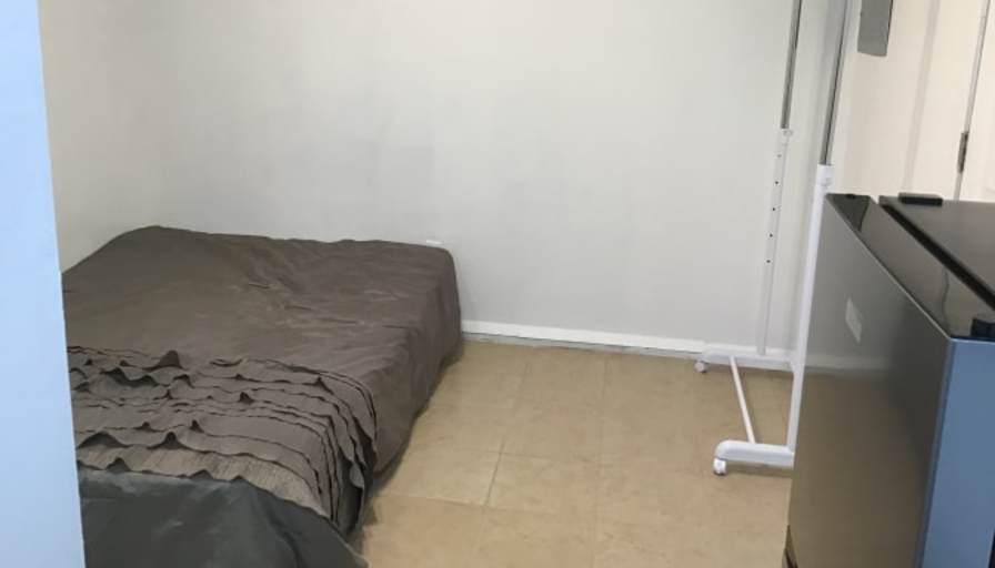 B's's room