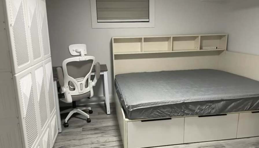 Dean Holmes's room