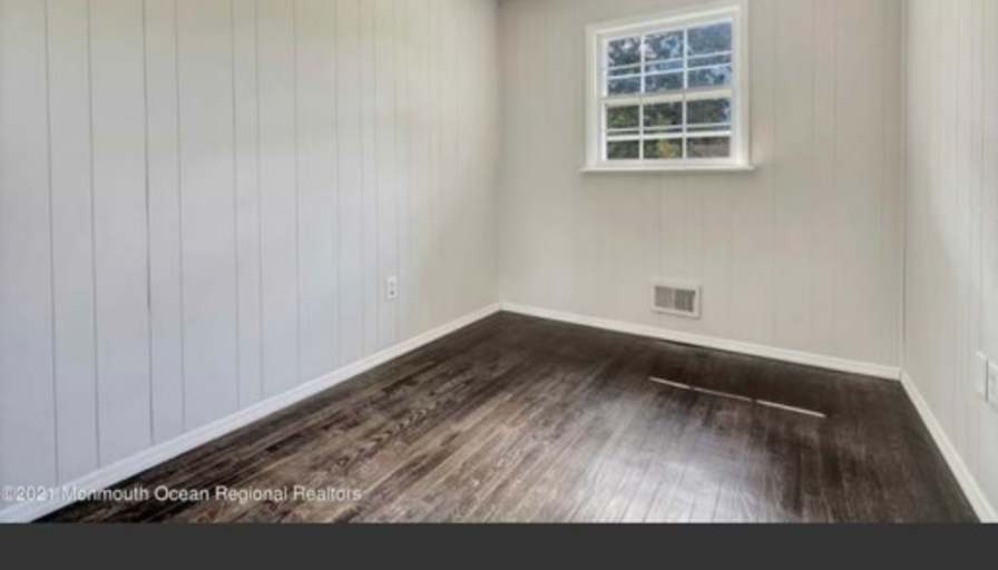 Elaysia's room