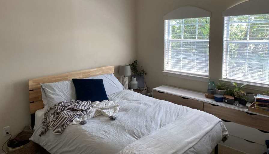 Zoey's room