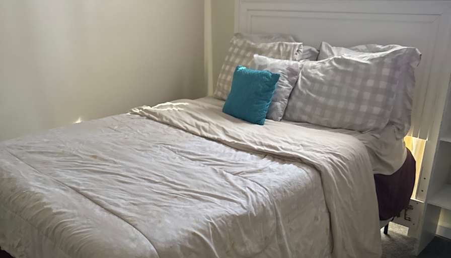 Kayla Jefferies's room