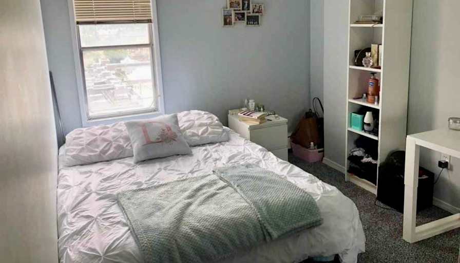 Carla's room