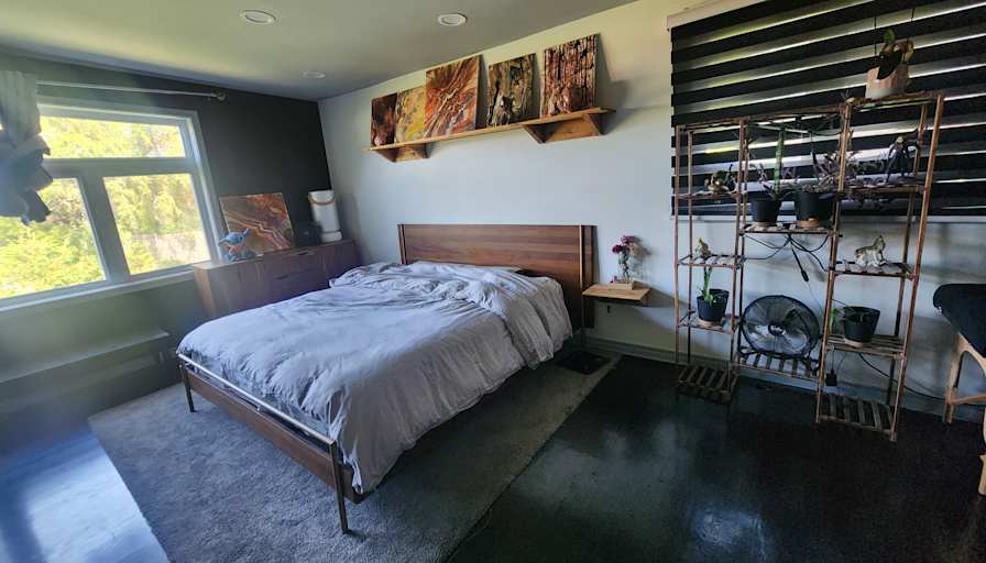 Patrick Vien's room