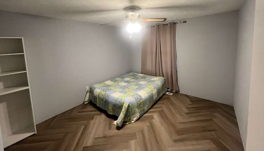 Darren's room