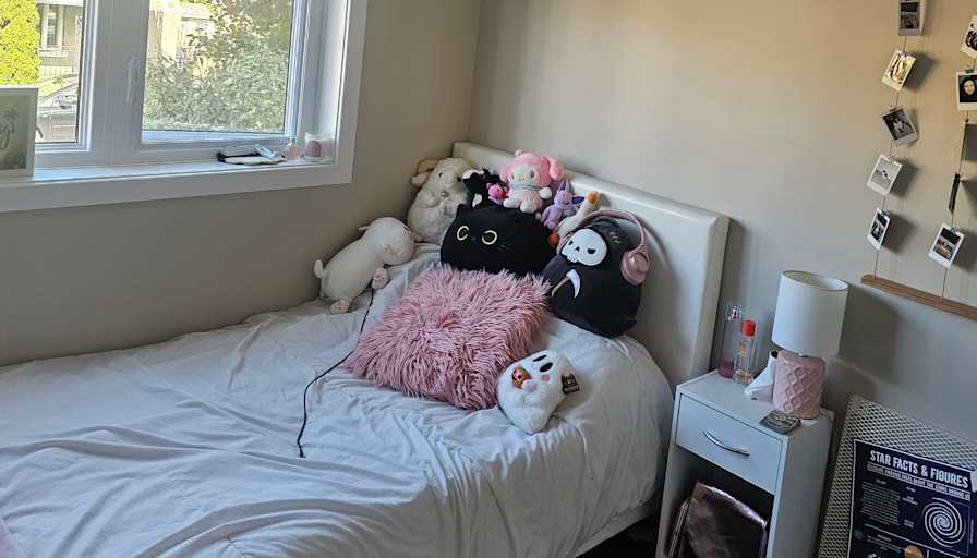 Alicia's room