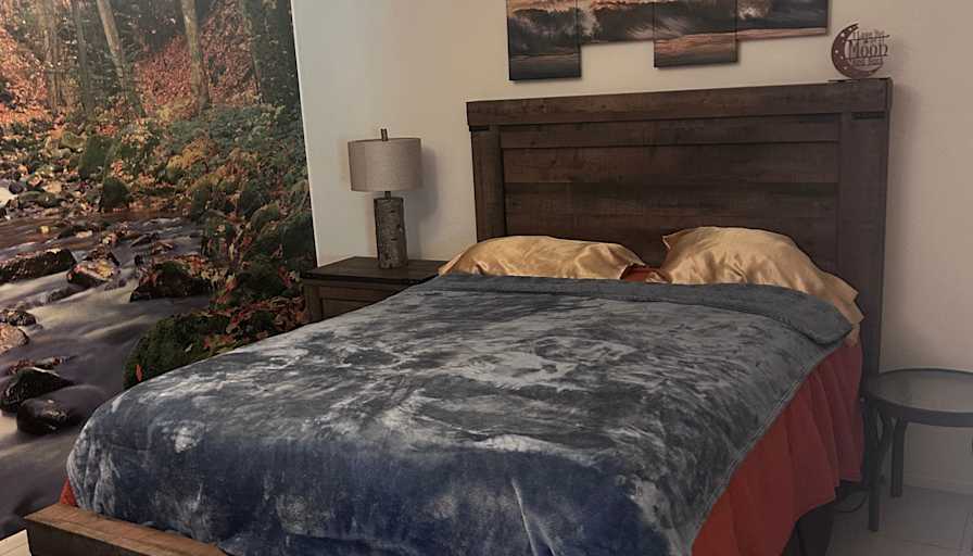 Dan M's room