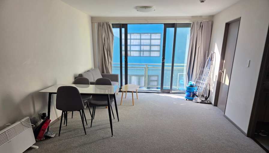 Mingsheng's room