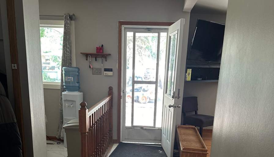 Meron's room