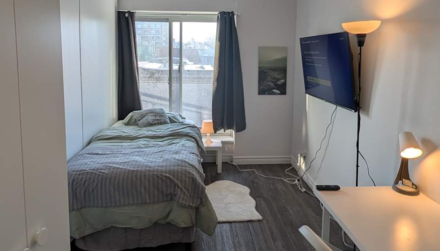 Serdar's room