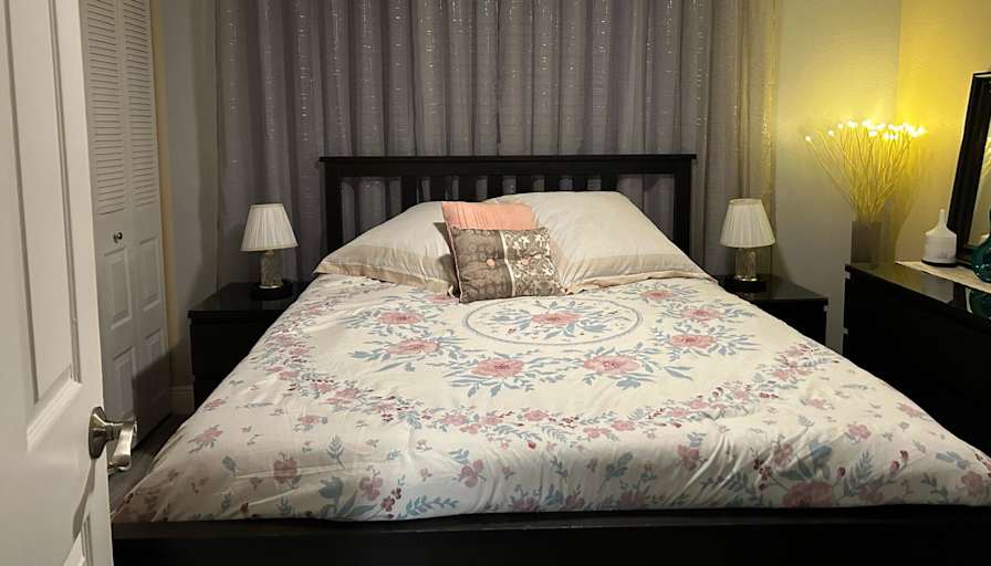 AMANDA ZAPATA's room