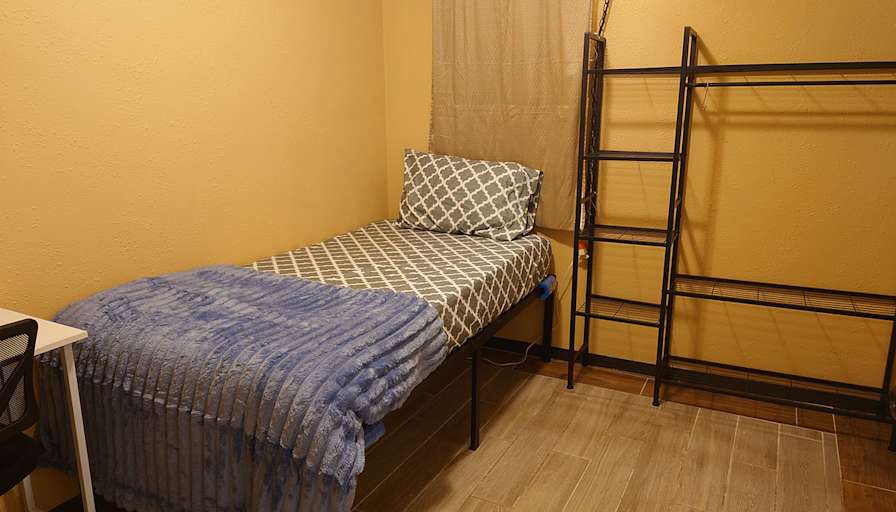 Davin's room