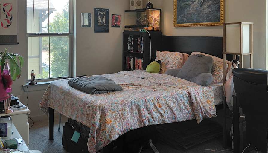 Stephanie's room
